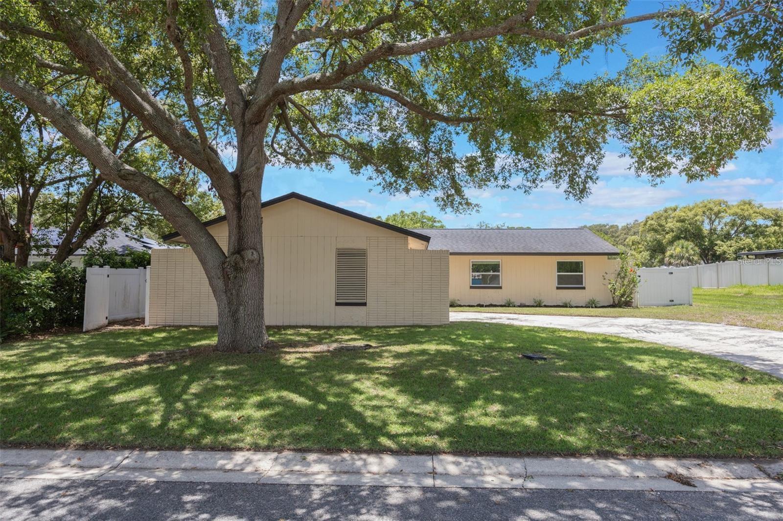 STERLING PARK UNIT 01 - Residential Lease