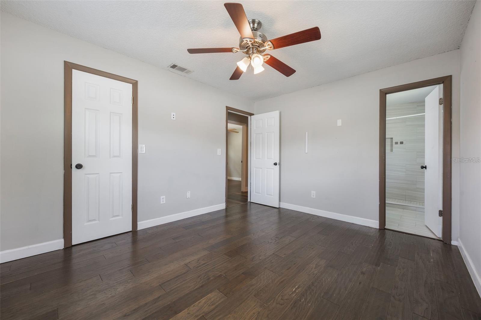 STERLING PARK UNIT 01 - Residential Lease