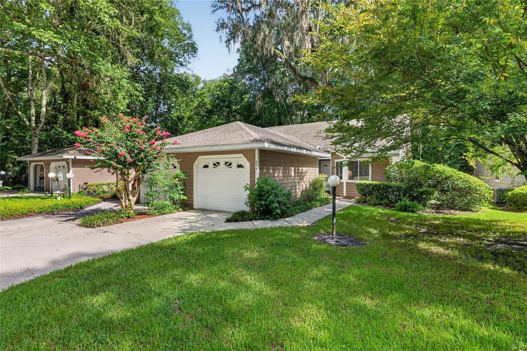 Photo of 854 SW 51st Way, Gainesville, FL 32607 (MLS # GC542208)
