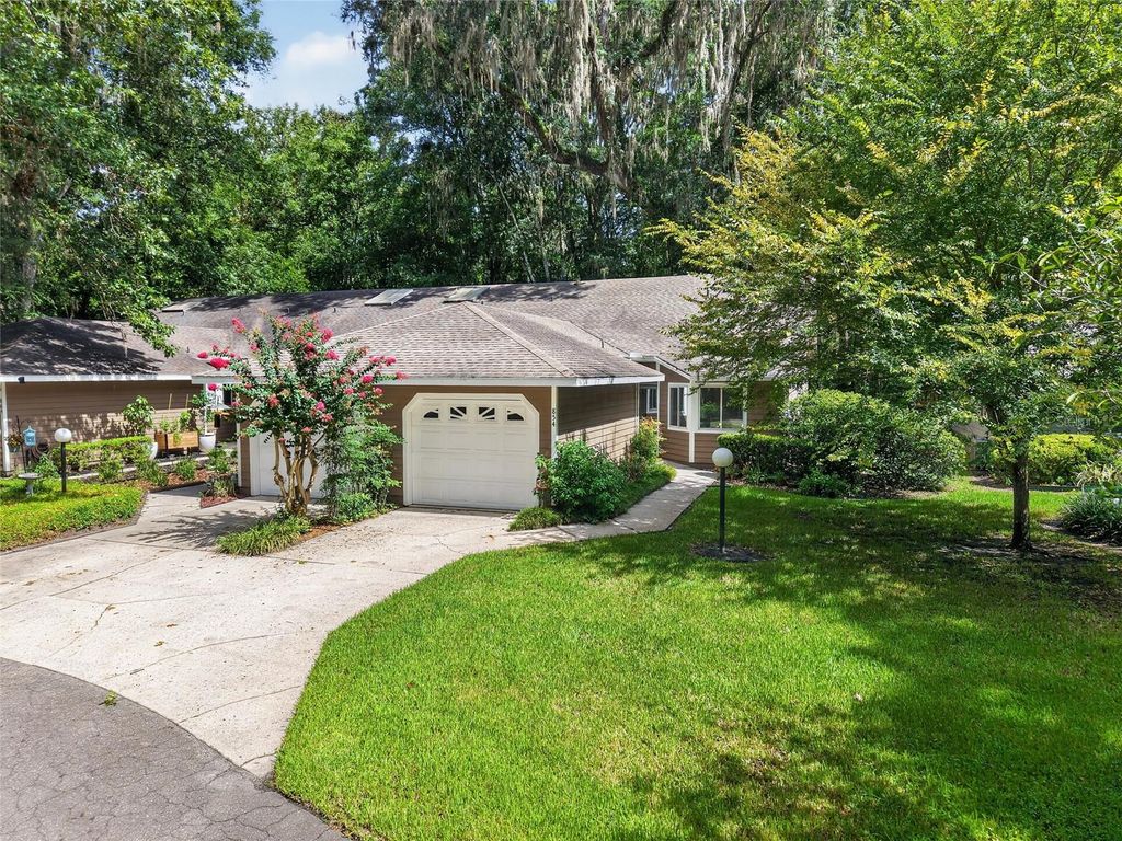 Photo of 854 SW 51st Way, Gainesville, FL 32607 (MLS # GC542208)