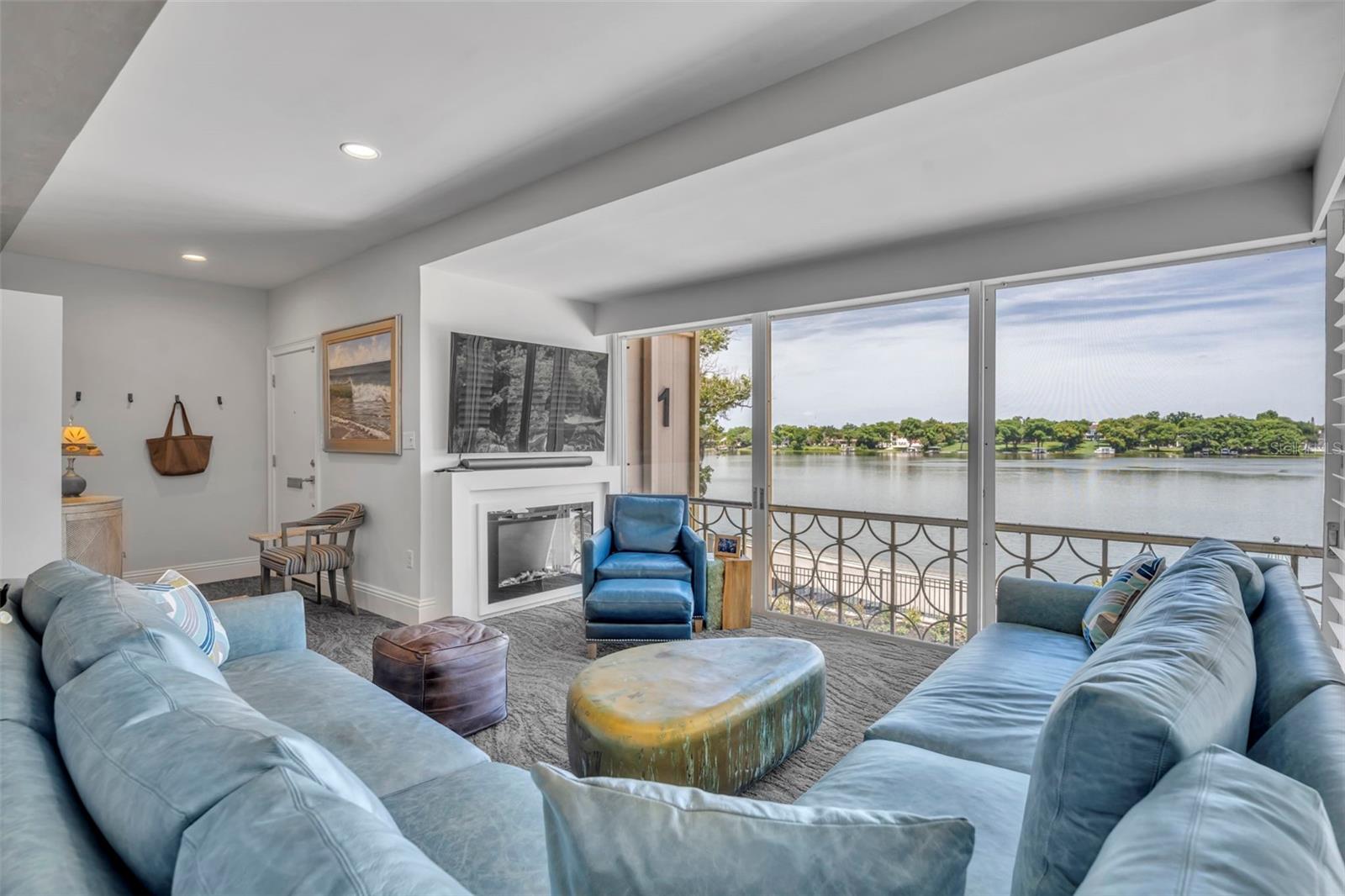 WHISPERING WATERS/PHILLIPS CIRCLE REP - Residential