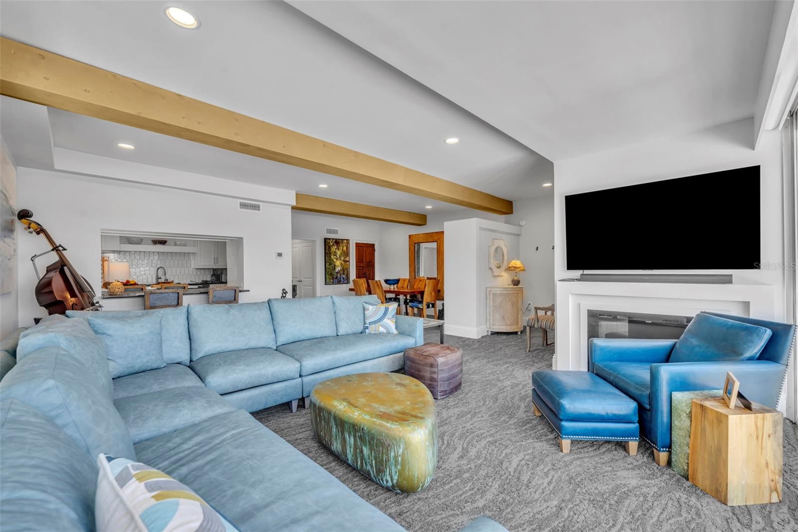 WHISPERING WATERS/PHILLIPS CIRCLE REP - Residential