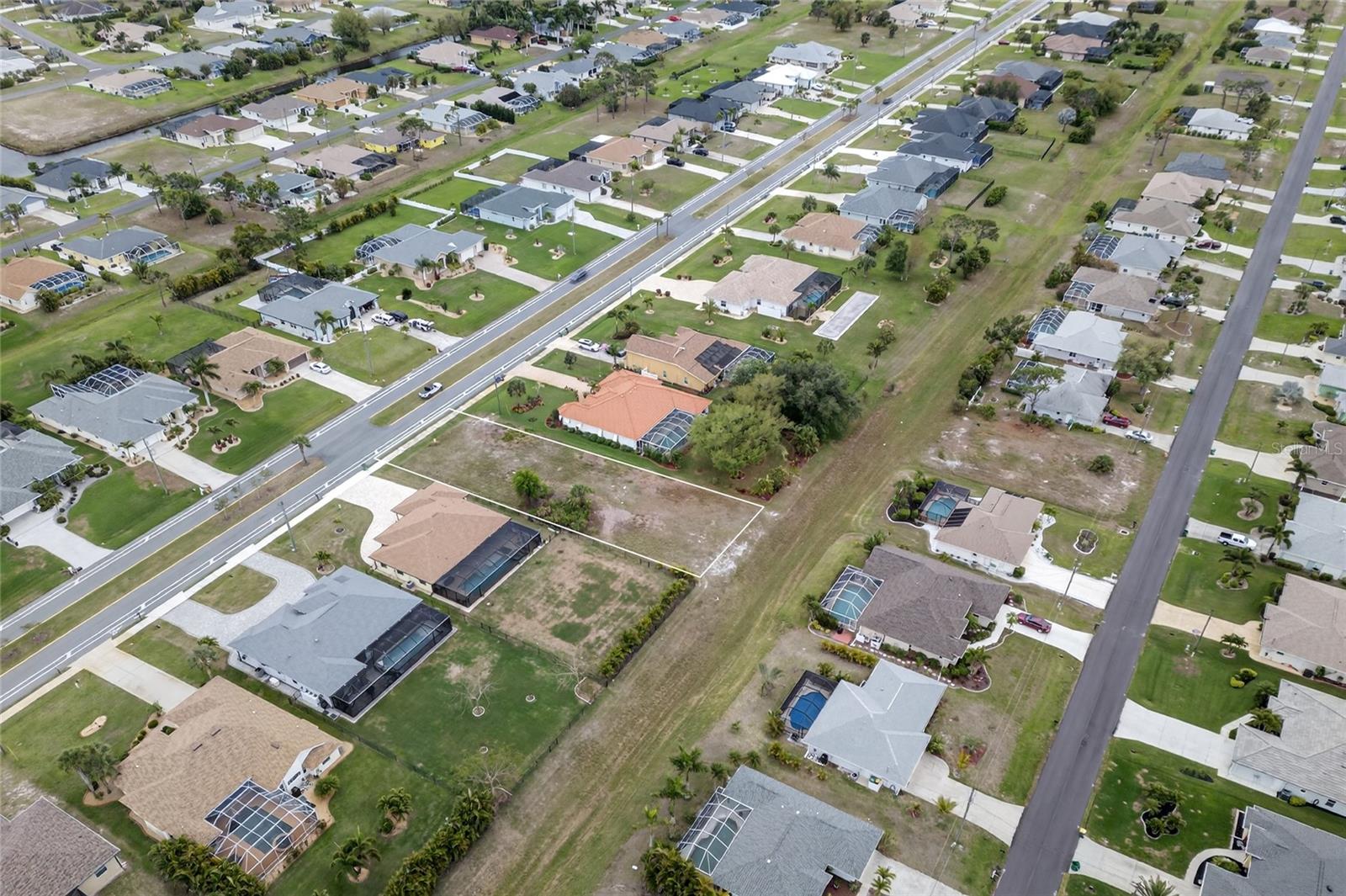 211 ROTONDA BOULEVARD N