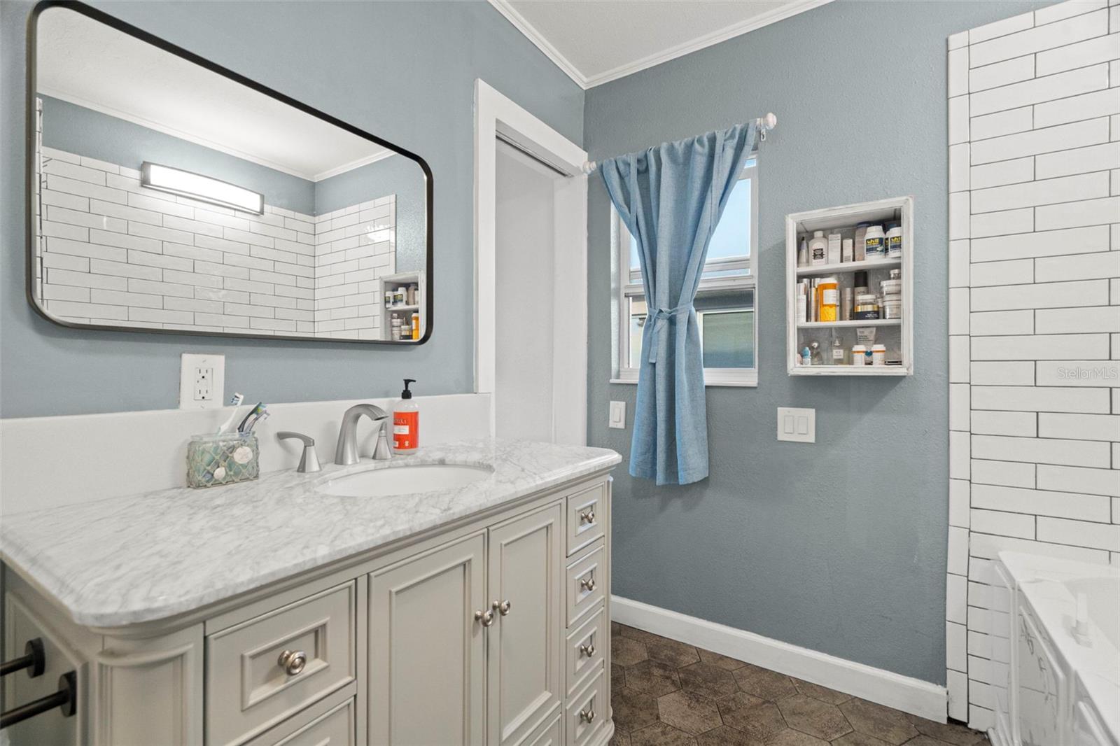 HARBOR VIEW VILLAS 1ST ADD - Residential