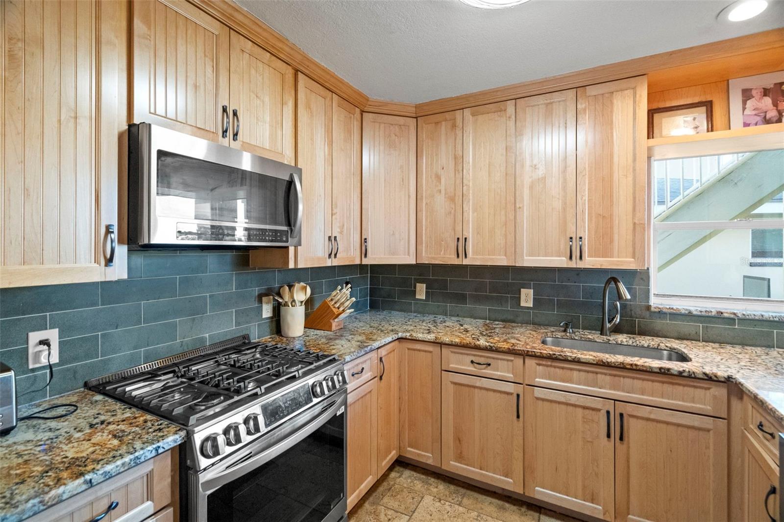 HARBOR VIEW VILLAS 1ST ADD - Residential