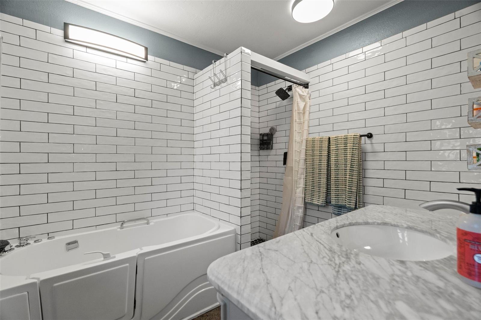 HARBOR VIEW VILLAS 1ST ADD - Residential