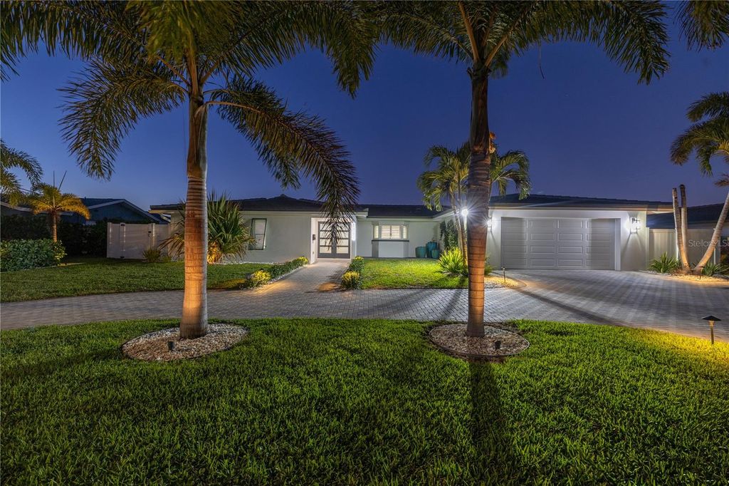 Photo of 1093 42nd Avenue NE, St Petersburg, FL 33703 (MLS # TB8480396)