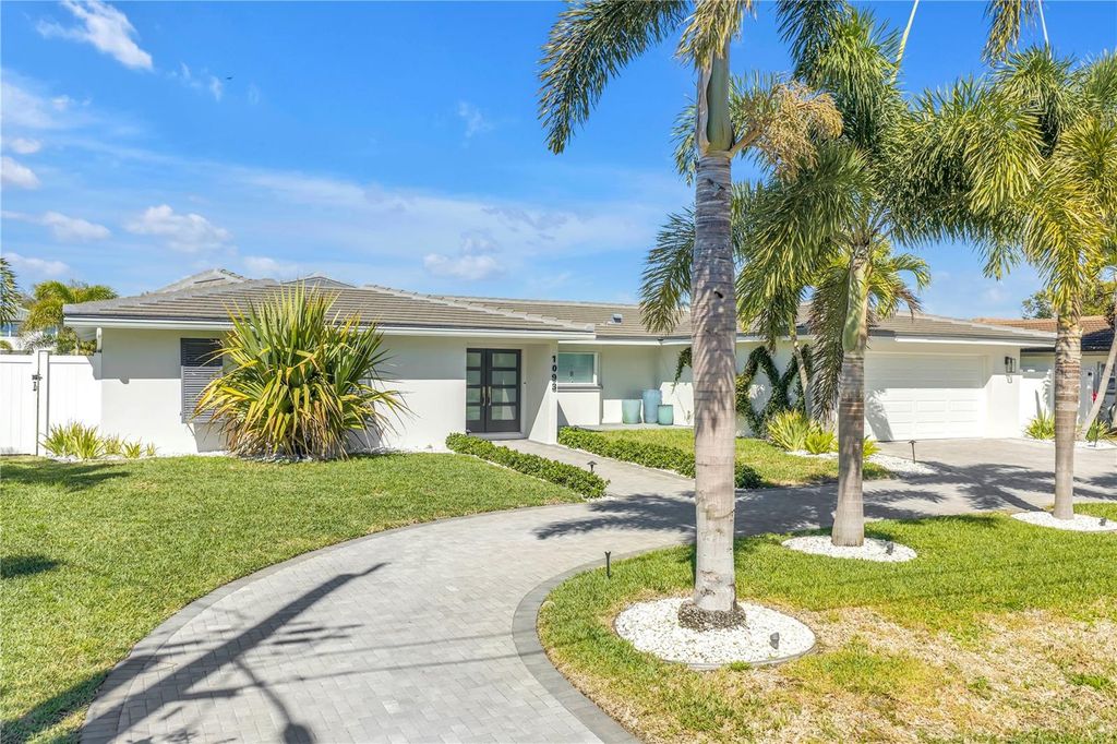 Photo of 1093 42nd Avenue NE, St Petersburg, FL 33703 (MLS # TB8480396)