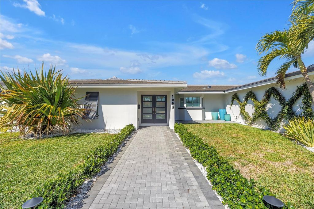 Photo of 1093 42nd Avenue NE, St Petersburg, FL 33703 (MLS # TB8480396)