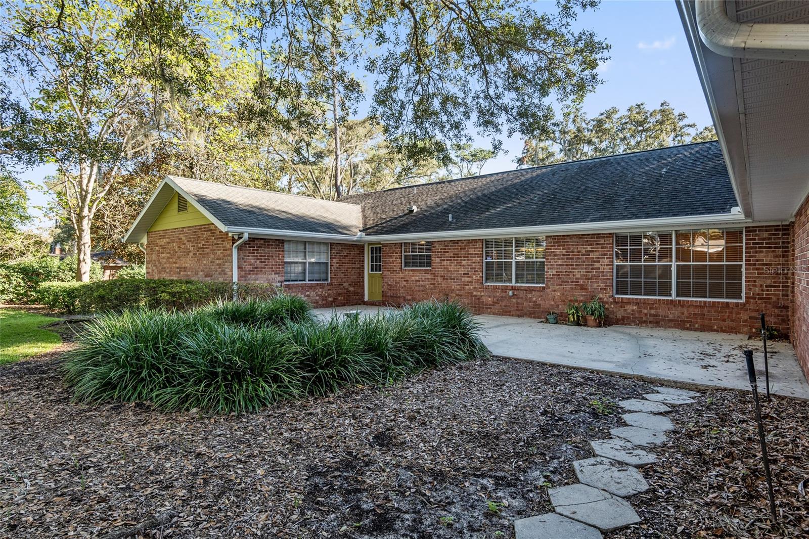 SHERWOOD FOREST - Residential Lease