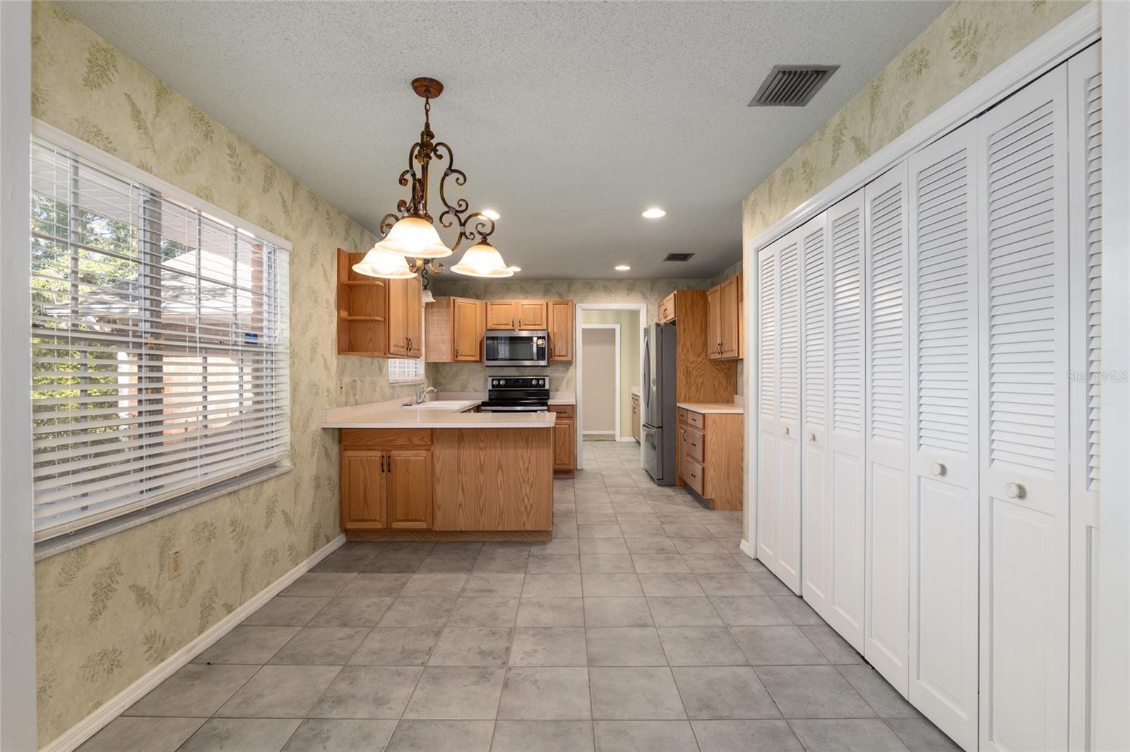 SHERWOOD FOREST - Residential Lease