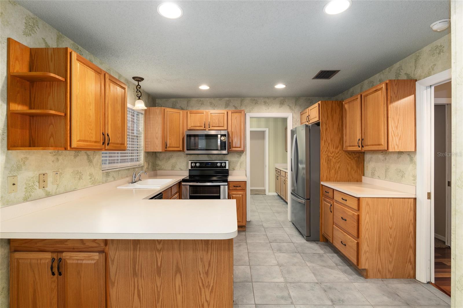 SHERWOOD FOREST - Residential Lease