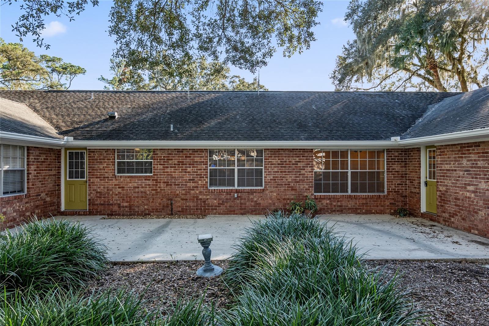 SHERWOOD FOREST - Residential Lease