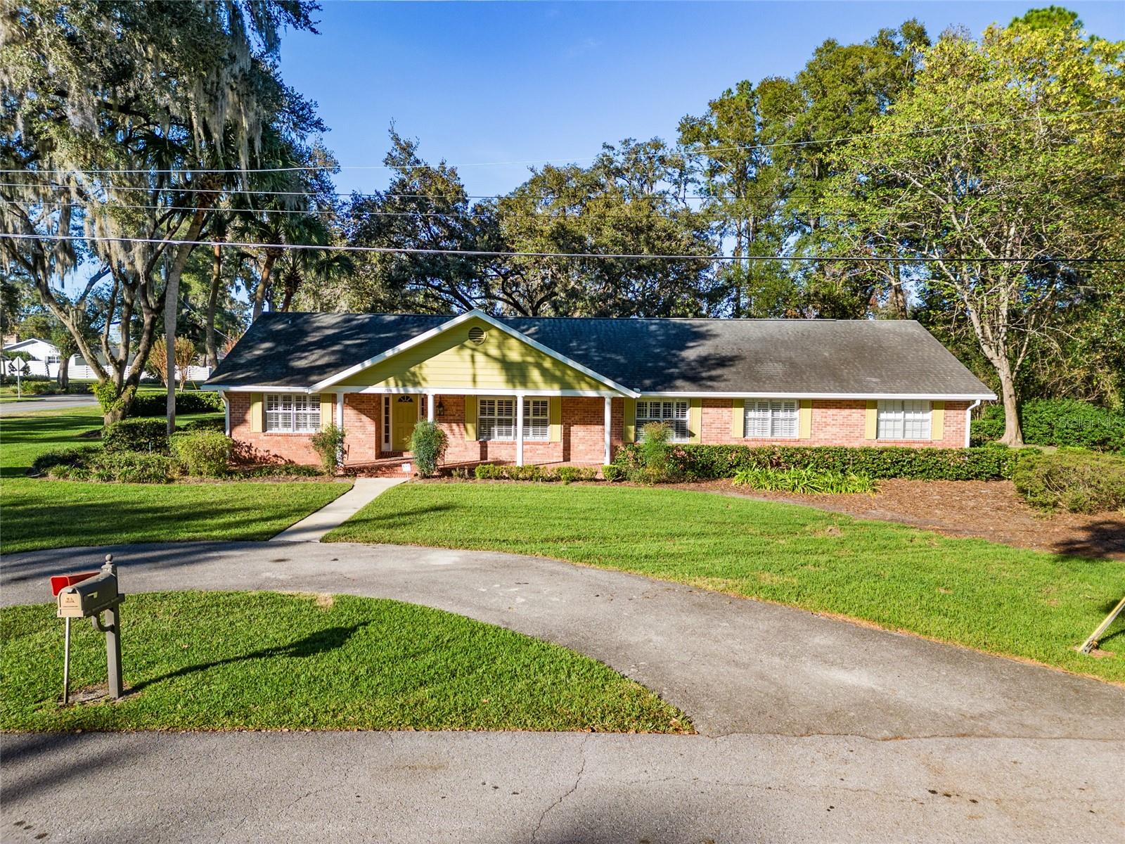 SHERWOOD FOREST - Residential Lease