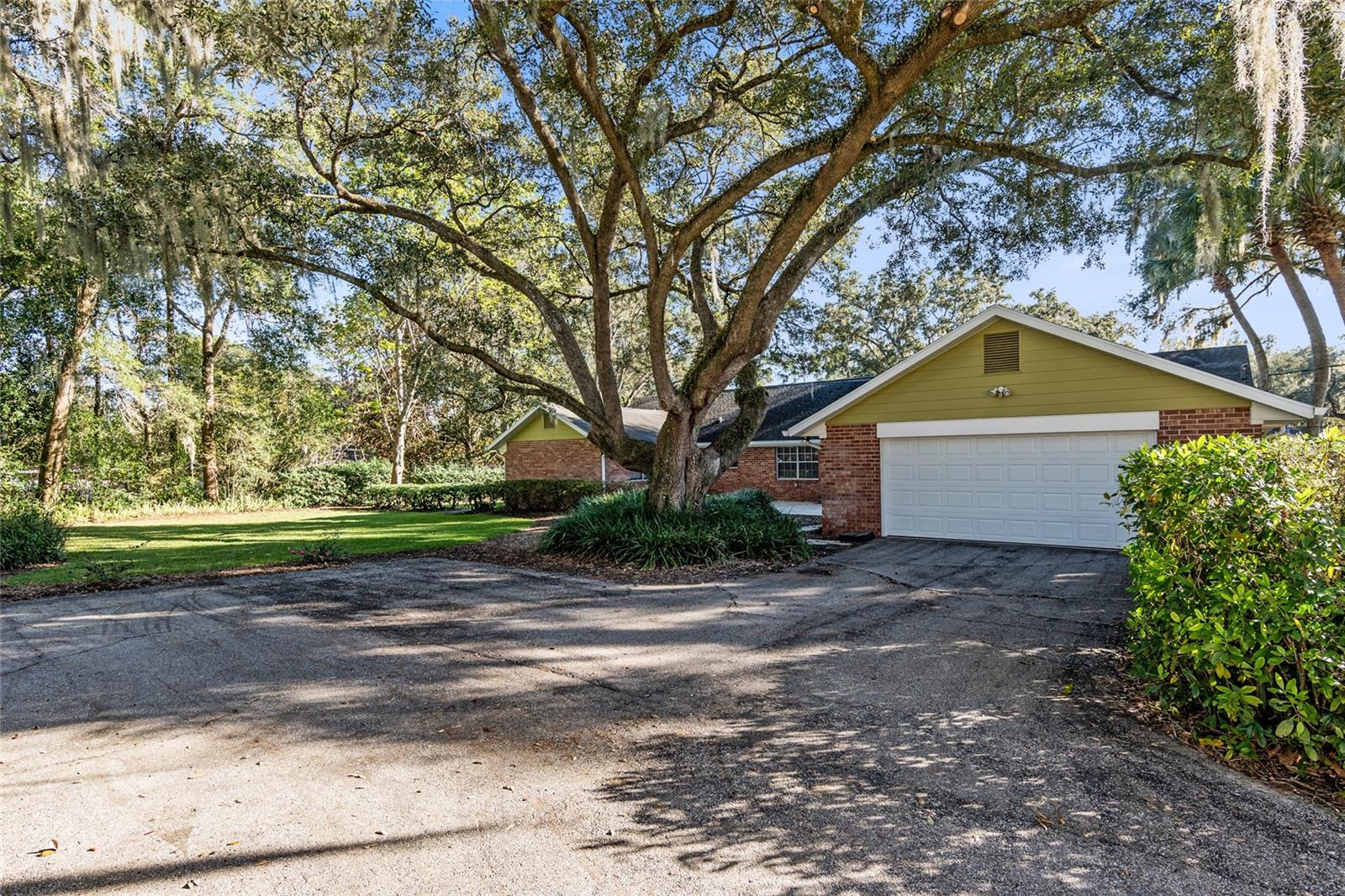 SHERWOOD FOREST - Residential Lease