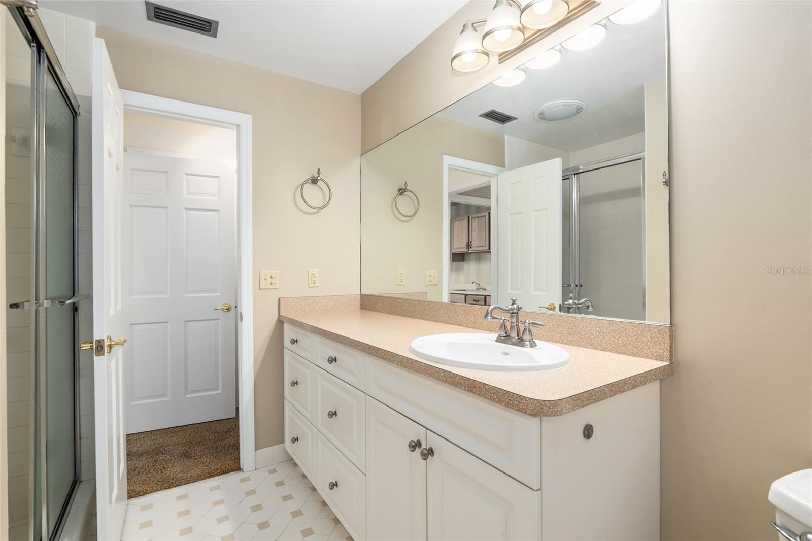 SHERWOOD FOREST - Residential Lease