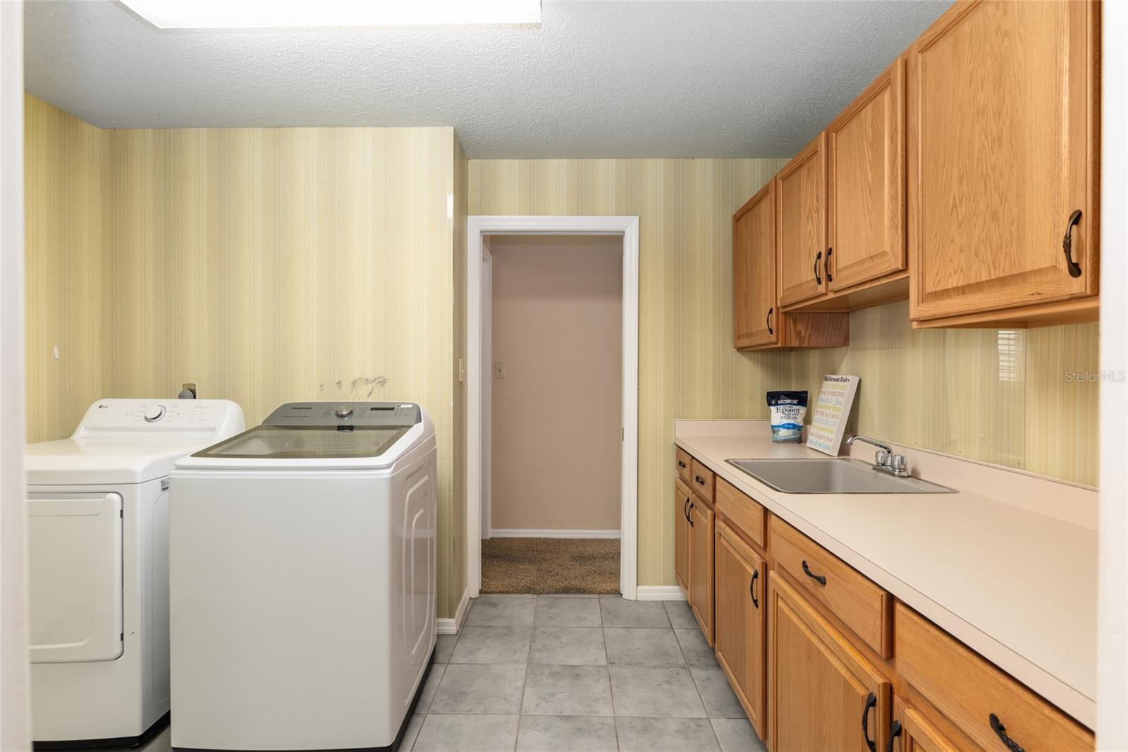 SHERWOOD FOREST - Residential Lease