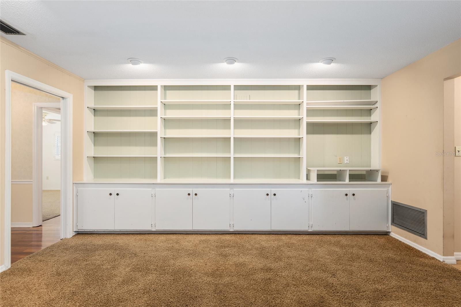 SHERWOOD FOREST - Residential Lease