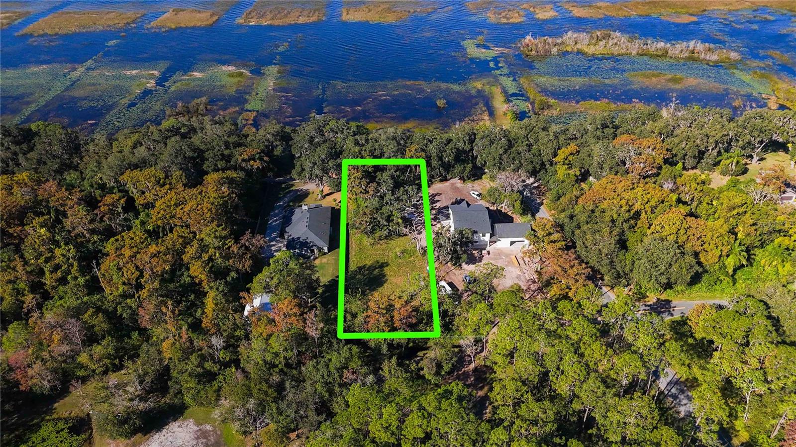 RUNNYMEDE NORTH HALF TOWN OF - Land