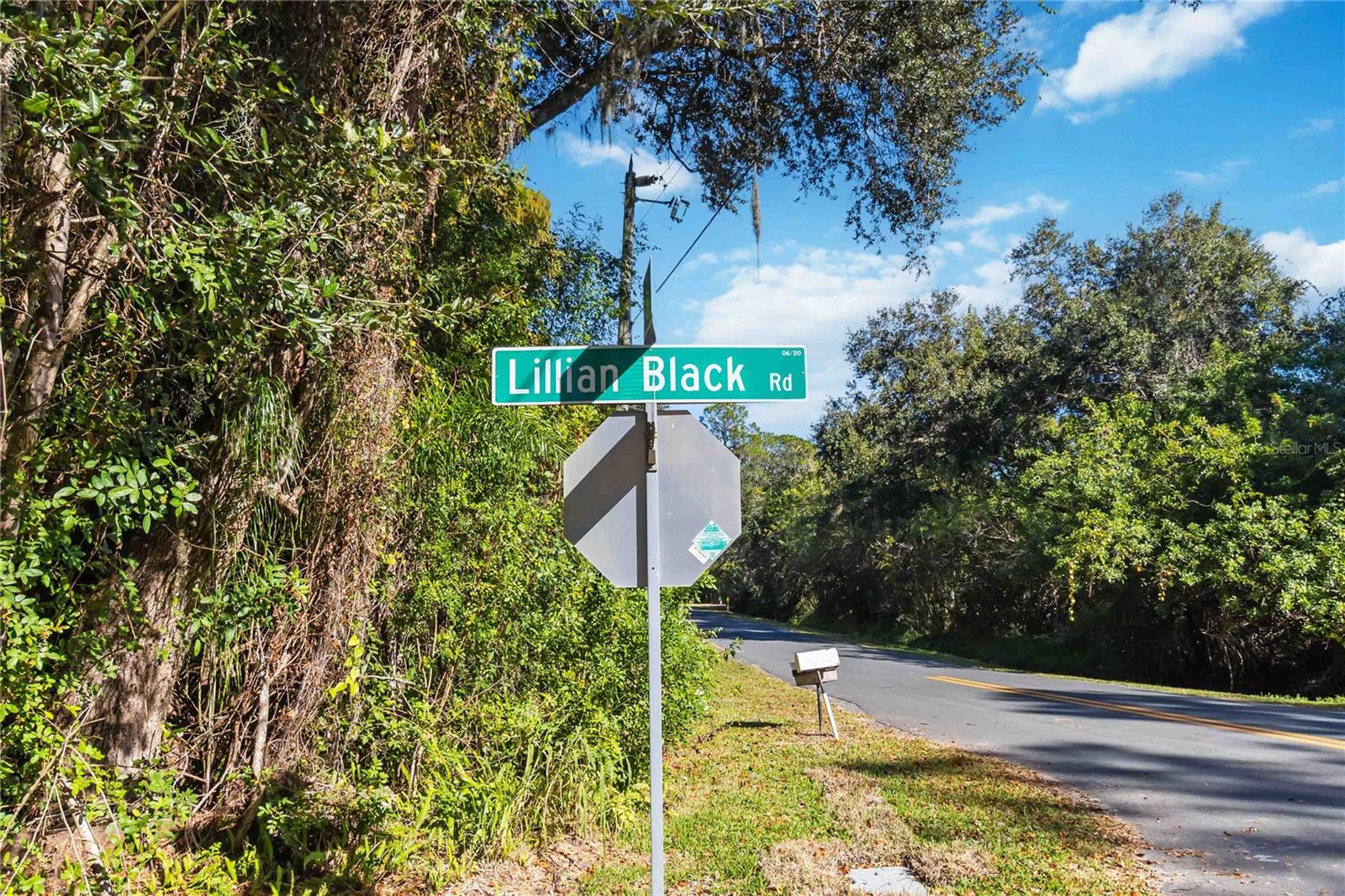 RUNNYMEDE NORTH HALF TOWN OF - Land