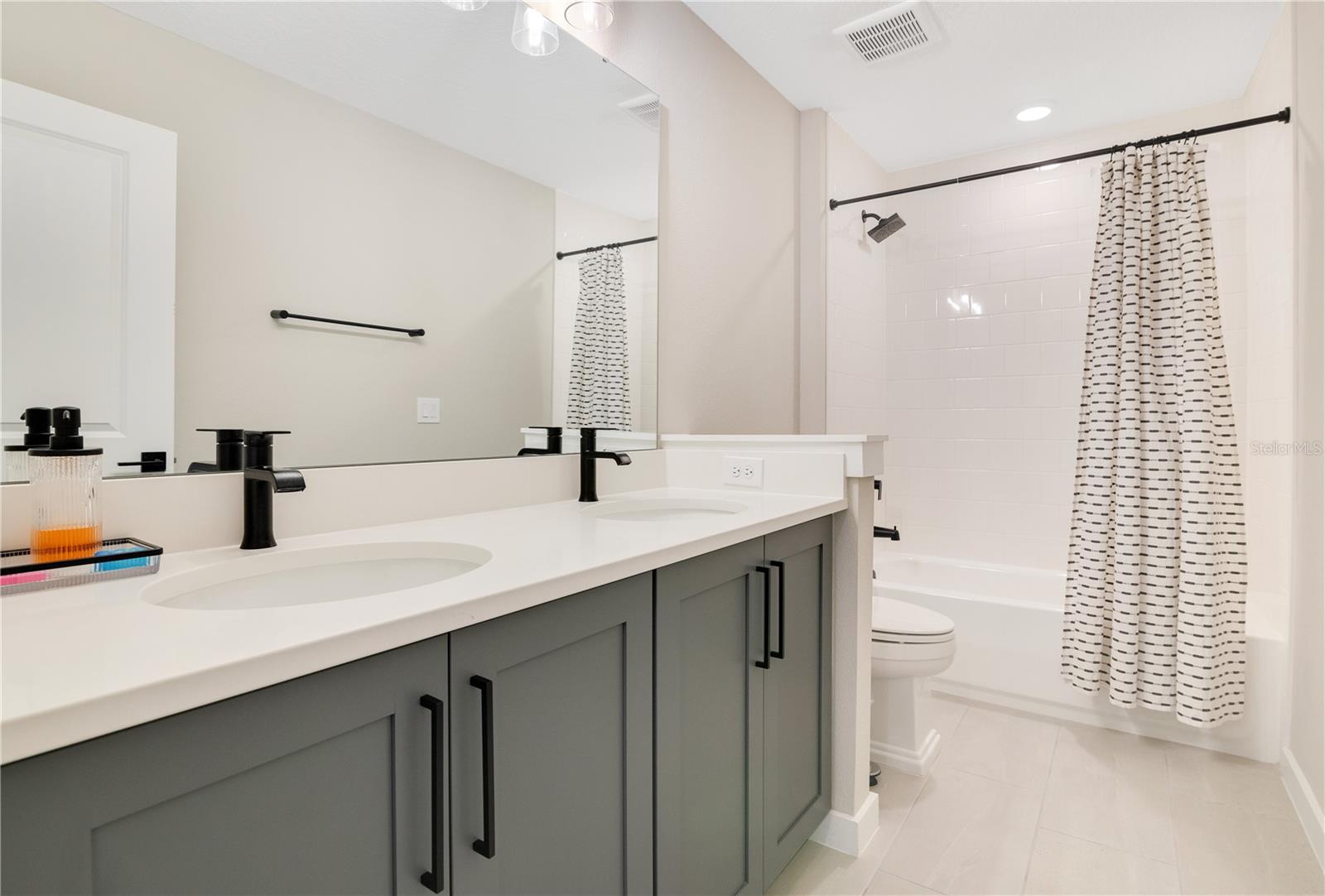 WAVERLY WALK - Residential