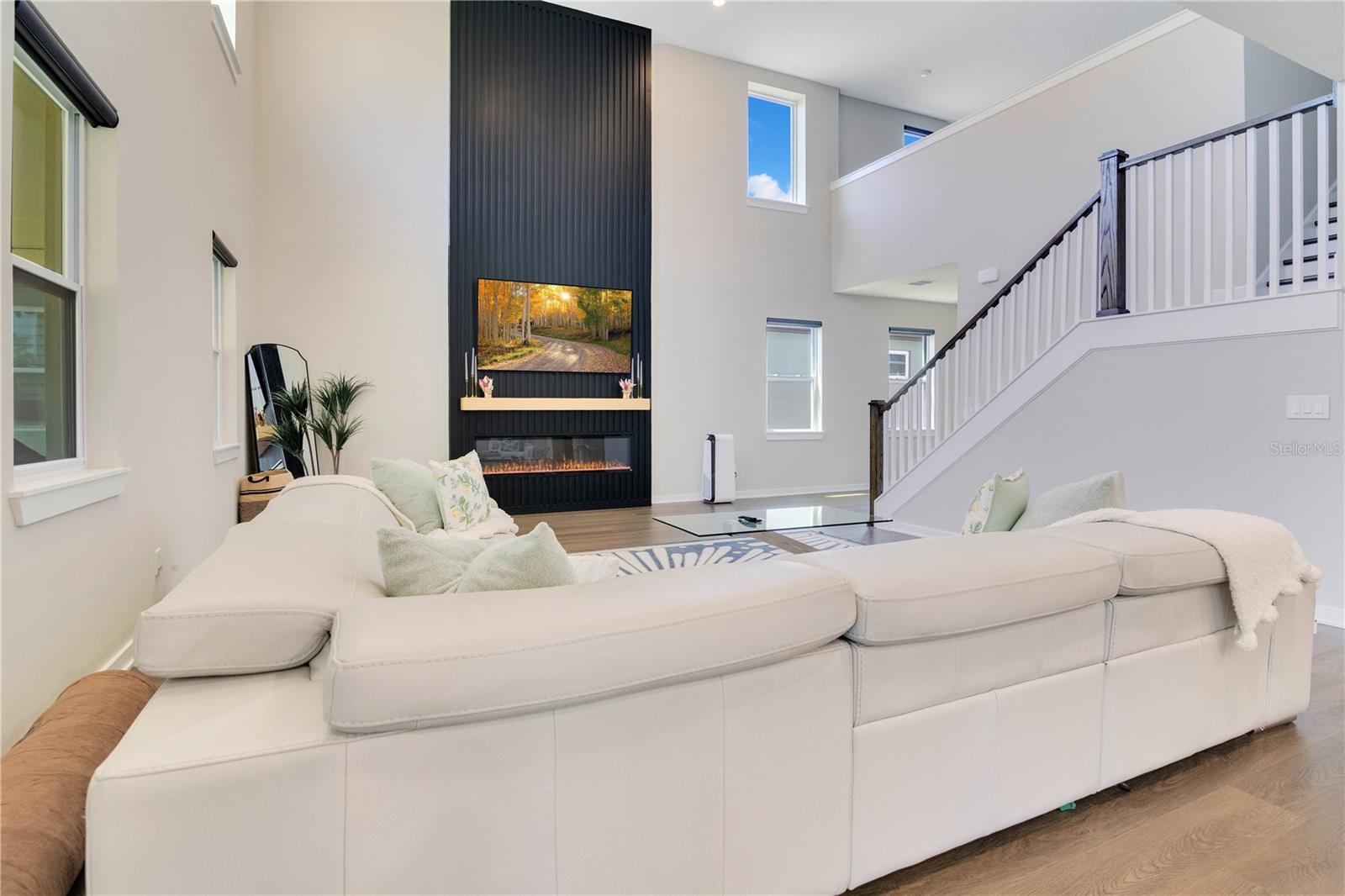 WAVERLY WALK - Residential