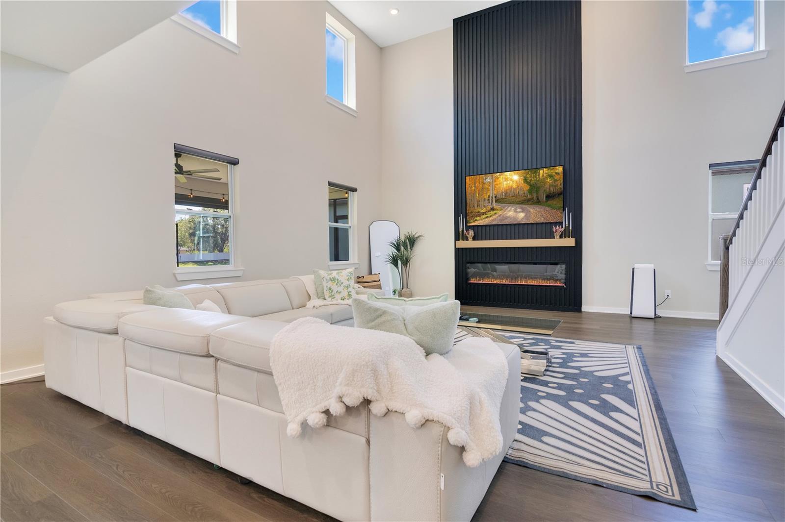 WAVERLY WALK - Residential