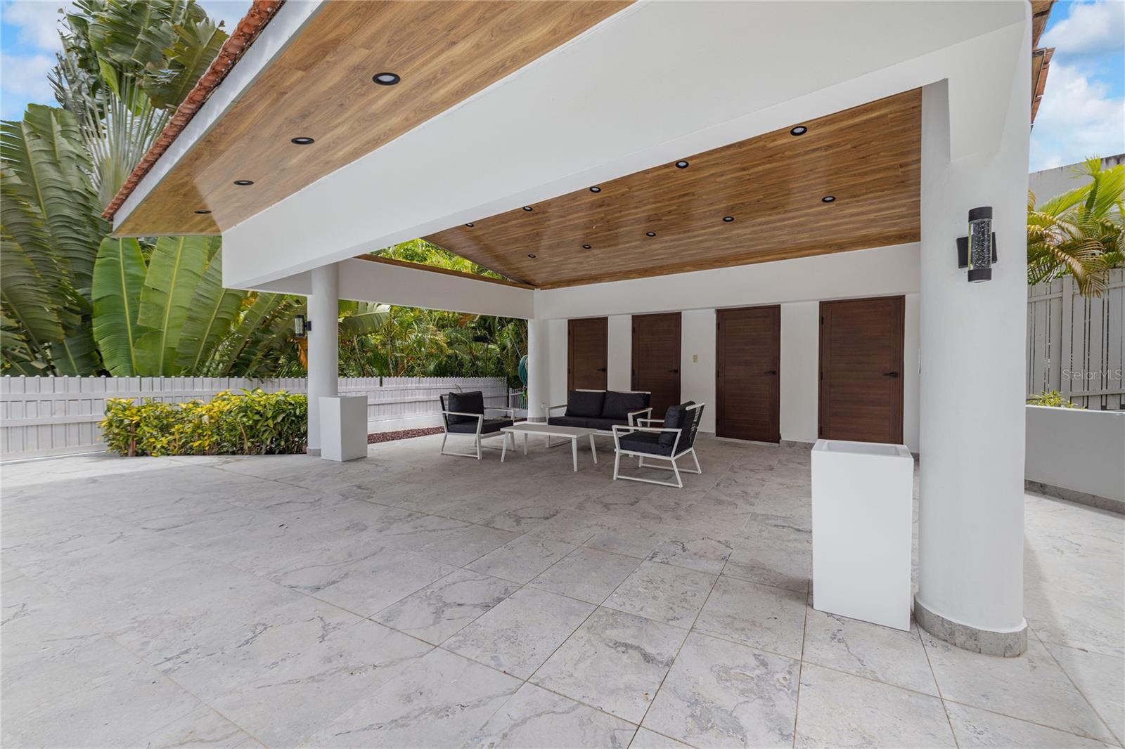 LA VILLA DE TORRIMAR - Residential