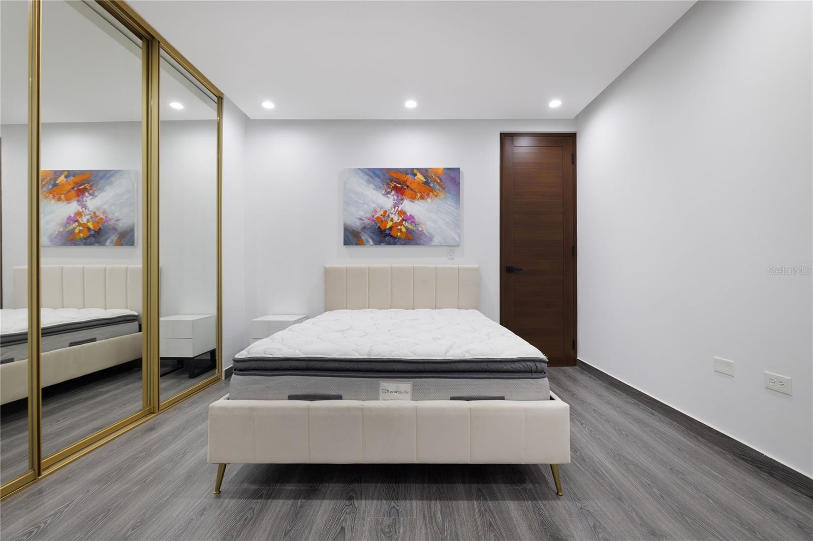 LA VILLA DE TORRIMAR - Residential