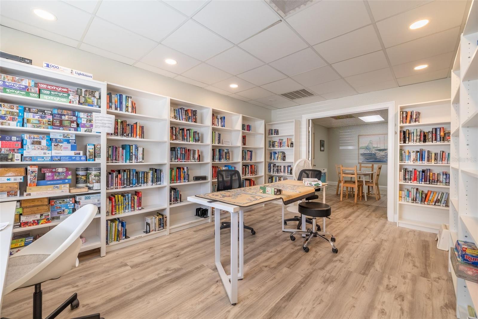 MEDITERRANEAN MANORS - Residential