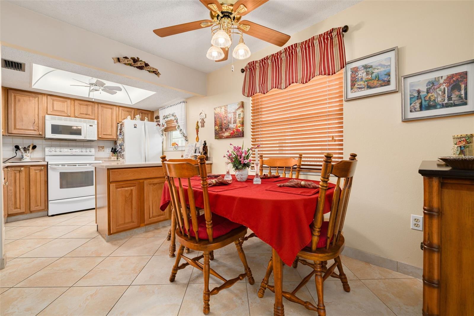 MEDITERRANEAN MANORS - Residential