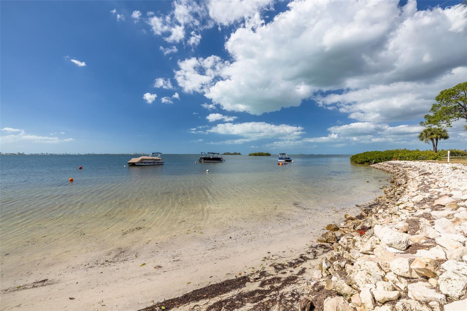 MEDITERRANEAN MANORS - Residential