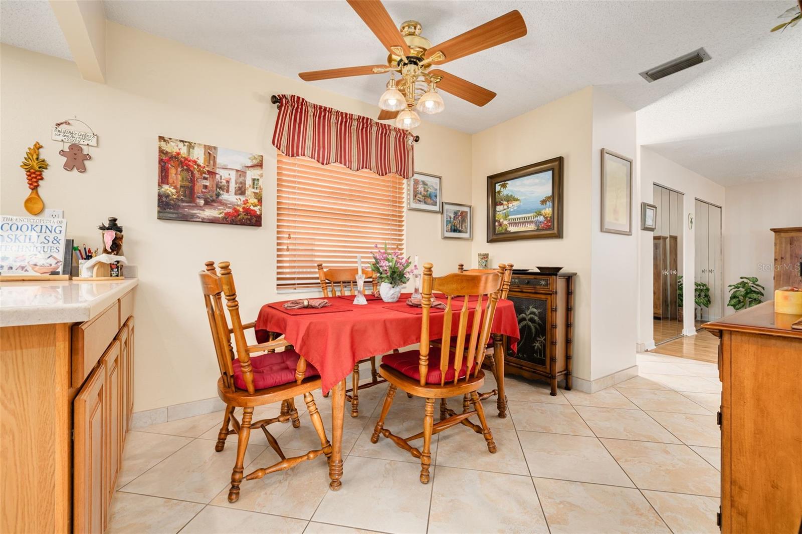 MEDITERRANEAN MANORS - Residential