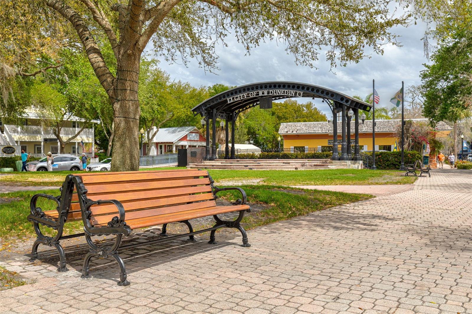 MEDITERRANEAN MANORS - Residential