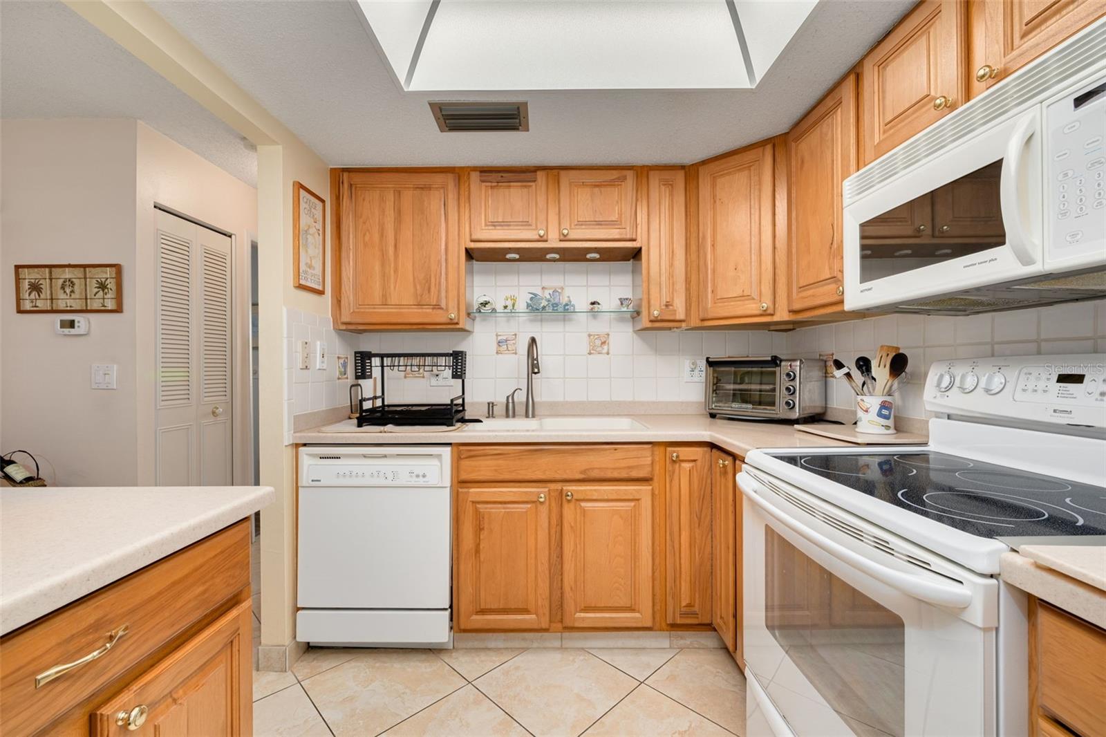 MEDITERRANEAN MANORS - Residential