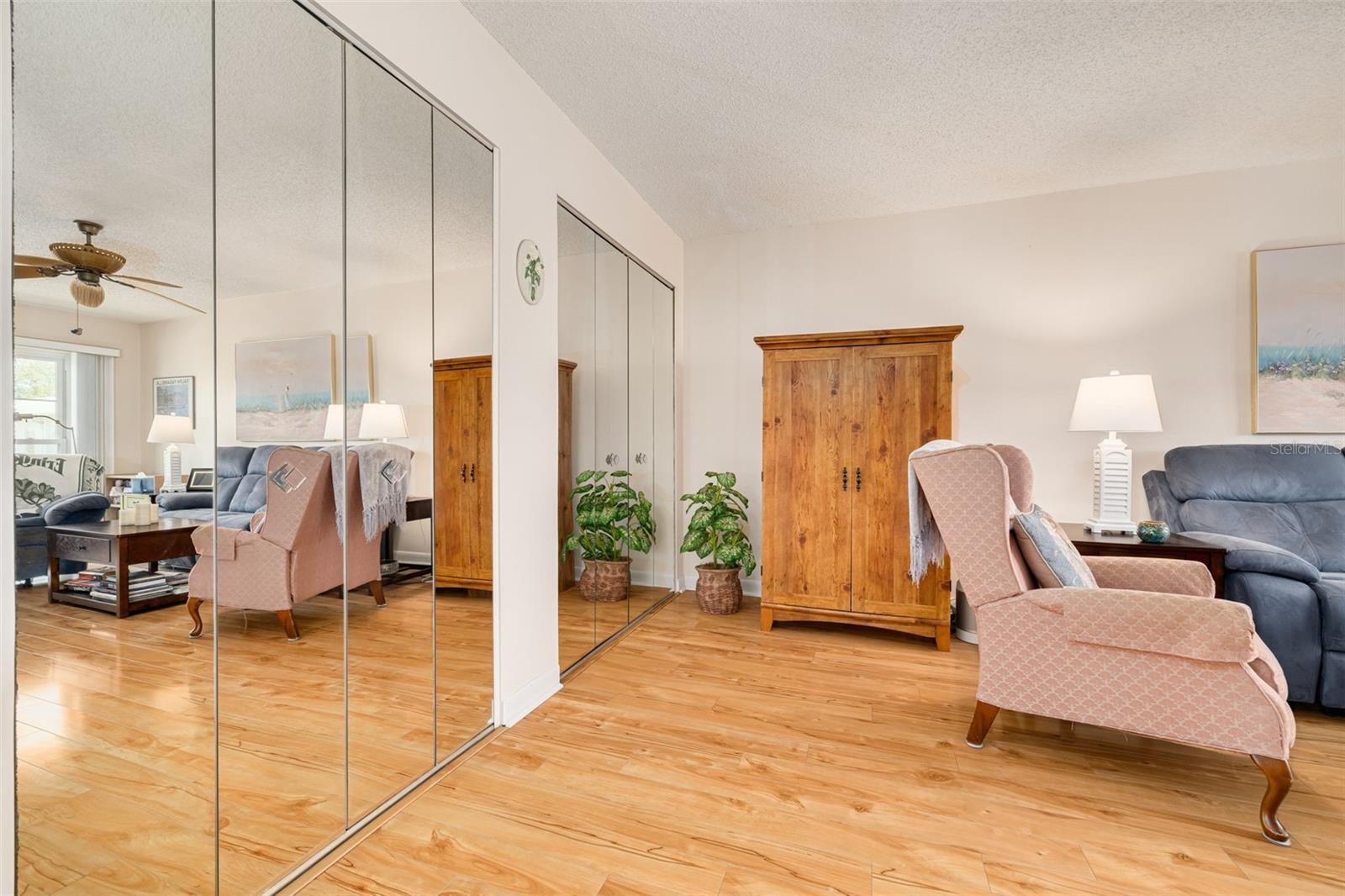 MEDITERRANEAN MANORS - Residential