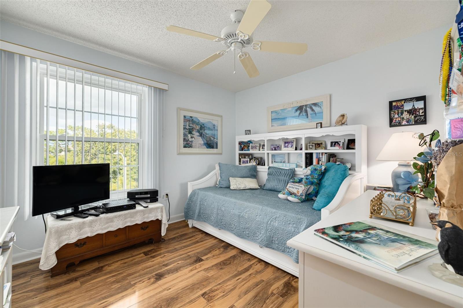 MEDITERRANEAN MANORS - Residential