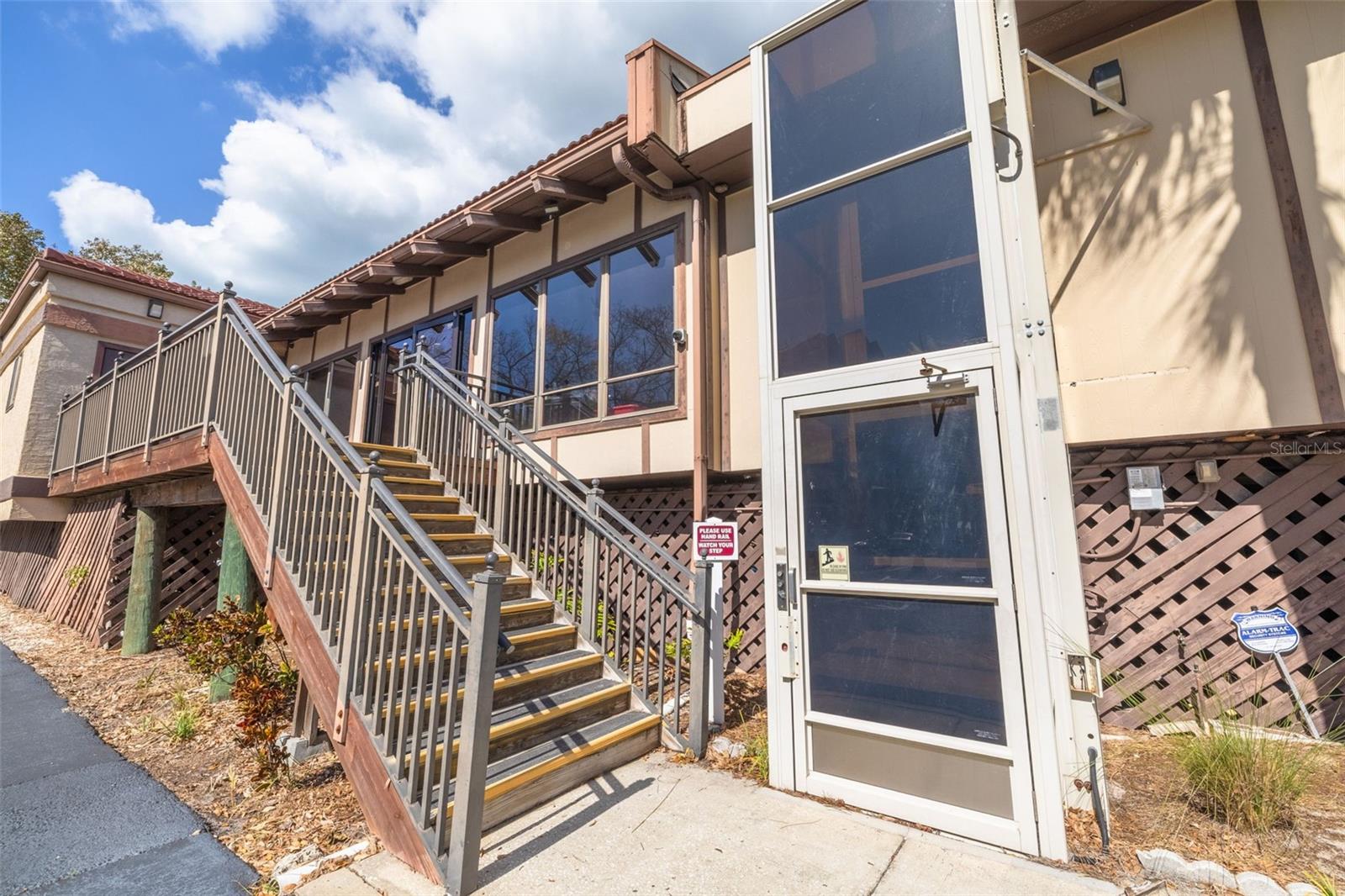 MEDITERRANEAN MANORS - Residential