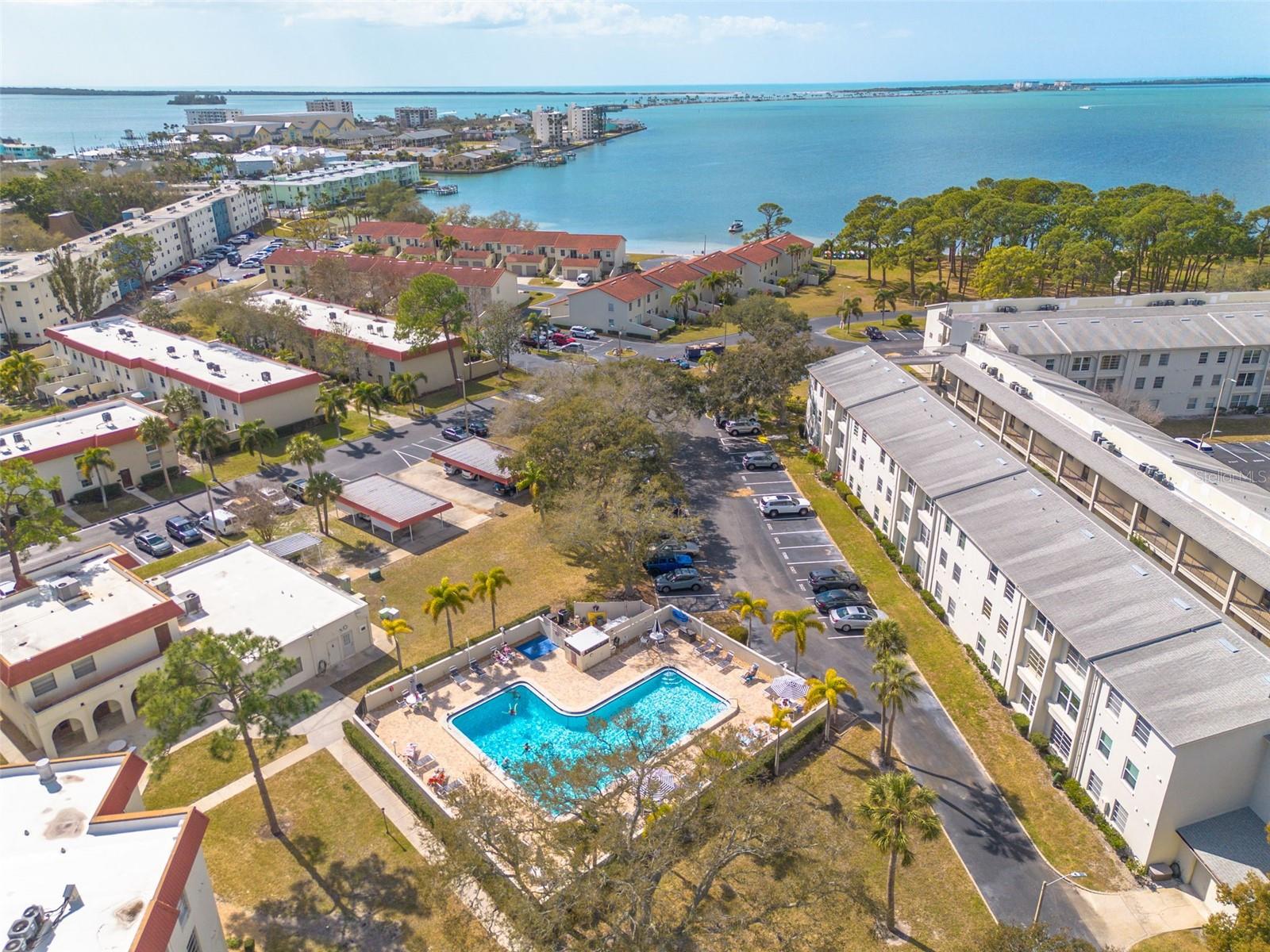 MEDITERRANEAN MANORS - Residential