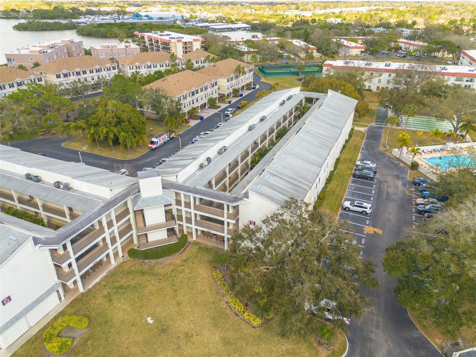 MEDITERRANEAN MANORS - Residential