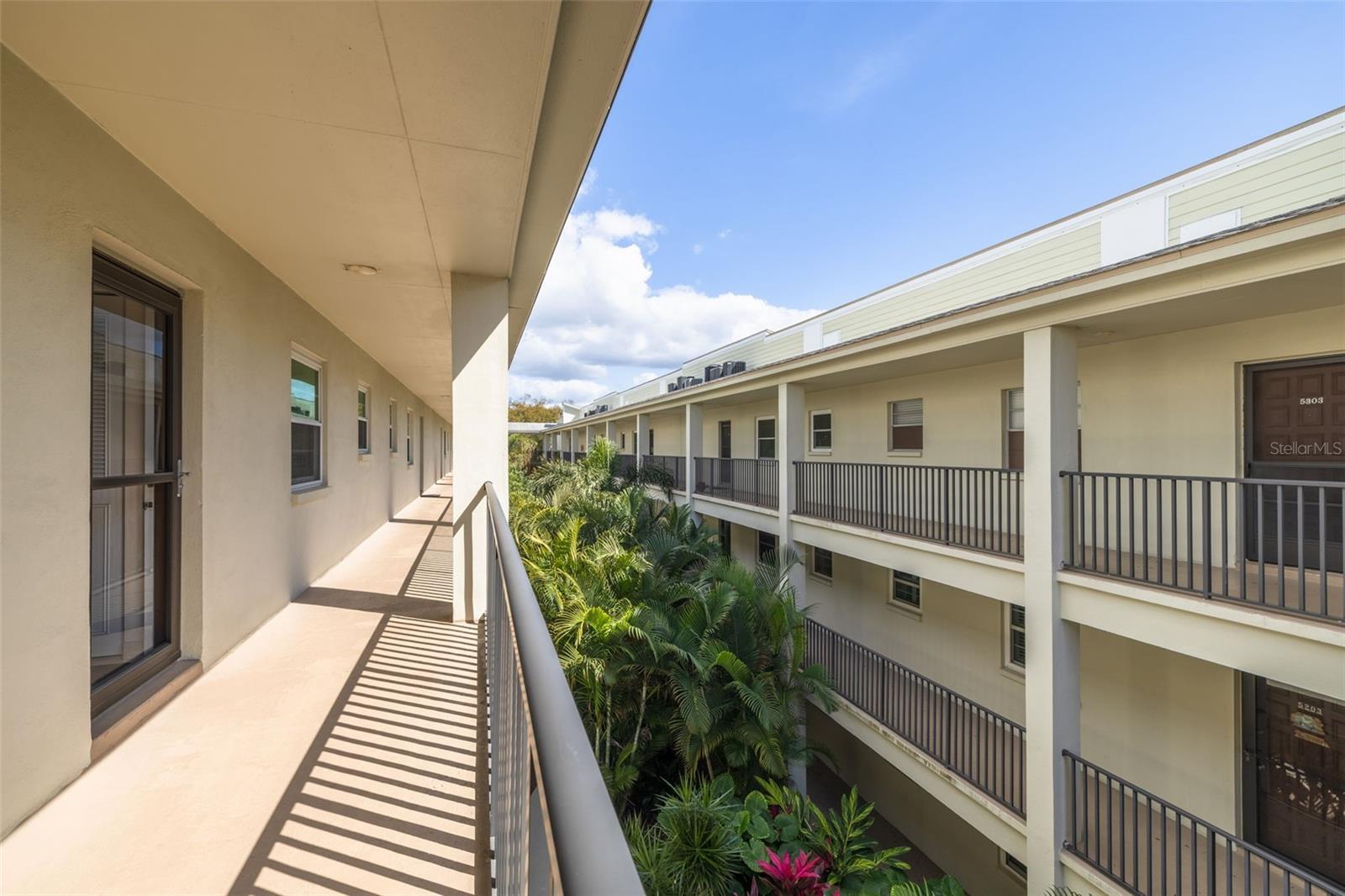 MEDITERRANEAN MANORS - Residential