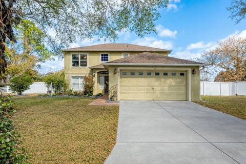 Photo of 819 Sunset Cove Drive, Winter Haven, FL 33880 (MLS # O6382873)