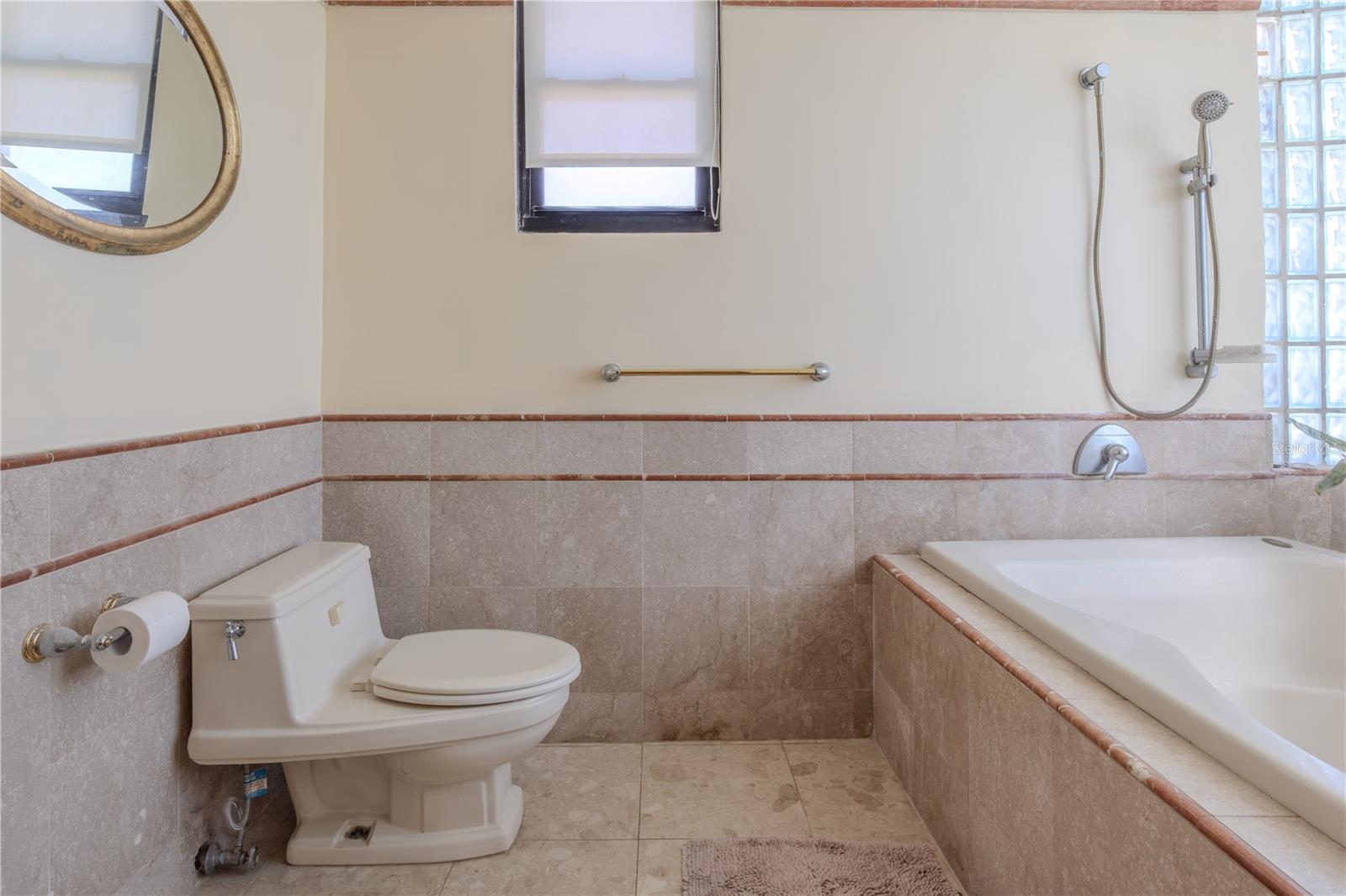 COND. ASHFORD LAGOON - Residential