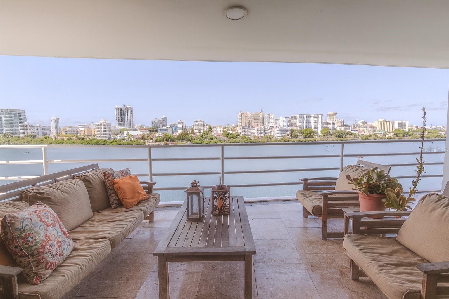 COND. ASHFORD LAGOON - Residential