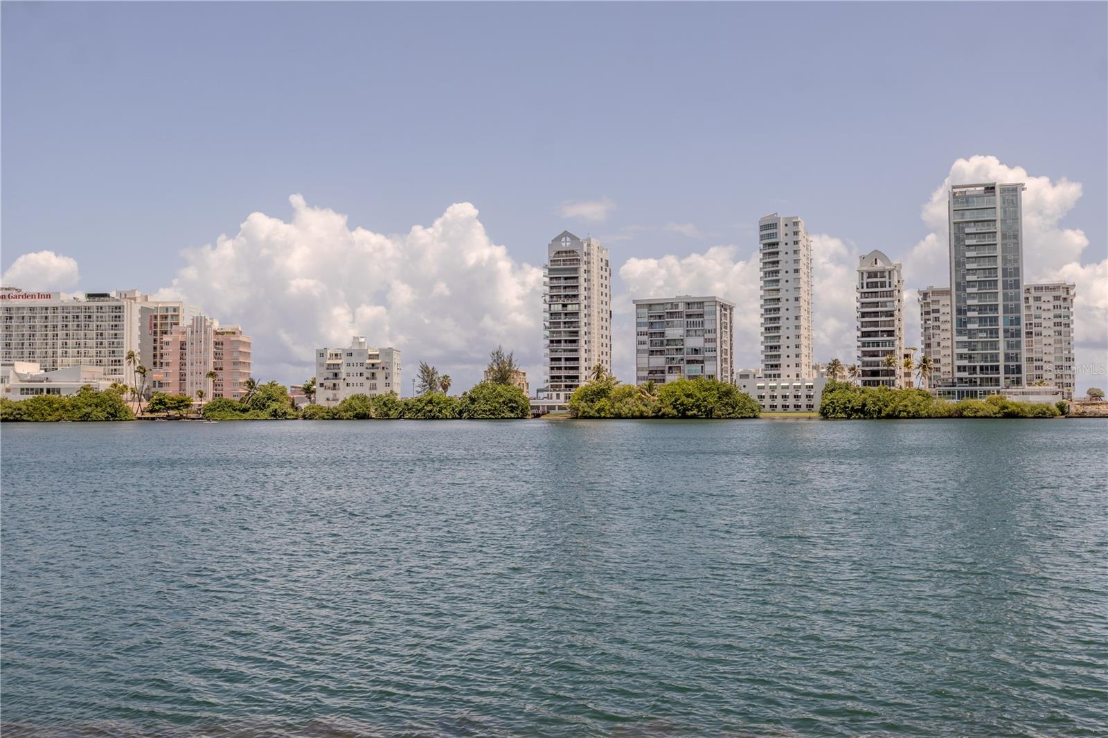 888 COND. ASHFORD LAGOON apt 7