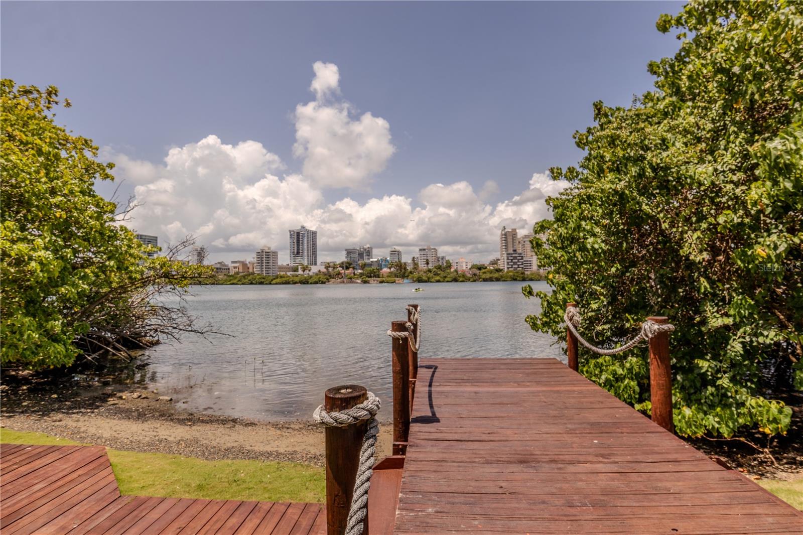 COND. ASHFORD LAGOON - Residential