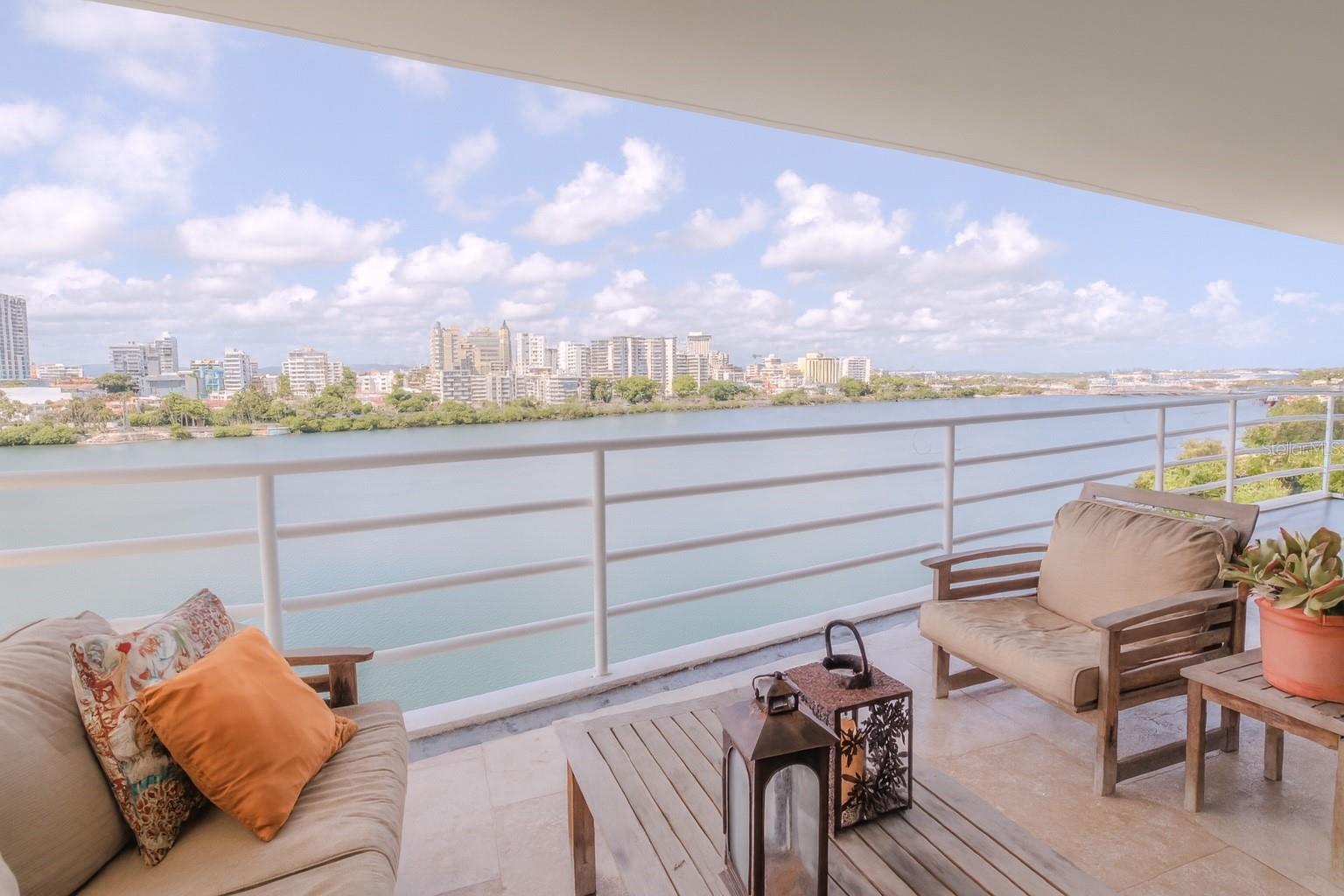 COND. ASHFORD LAGOON - Residential