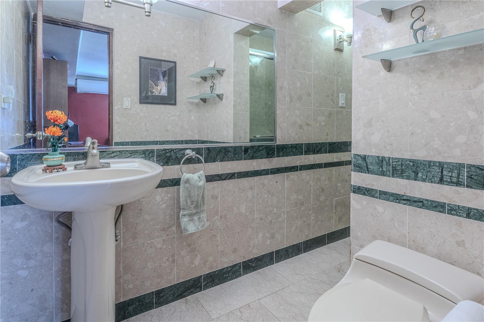 COND. ASHFORD LAGOON - Residential