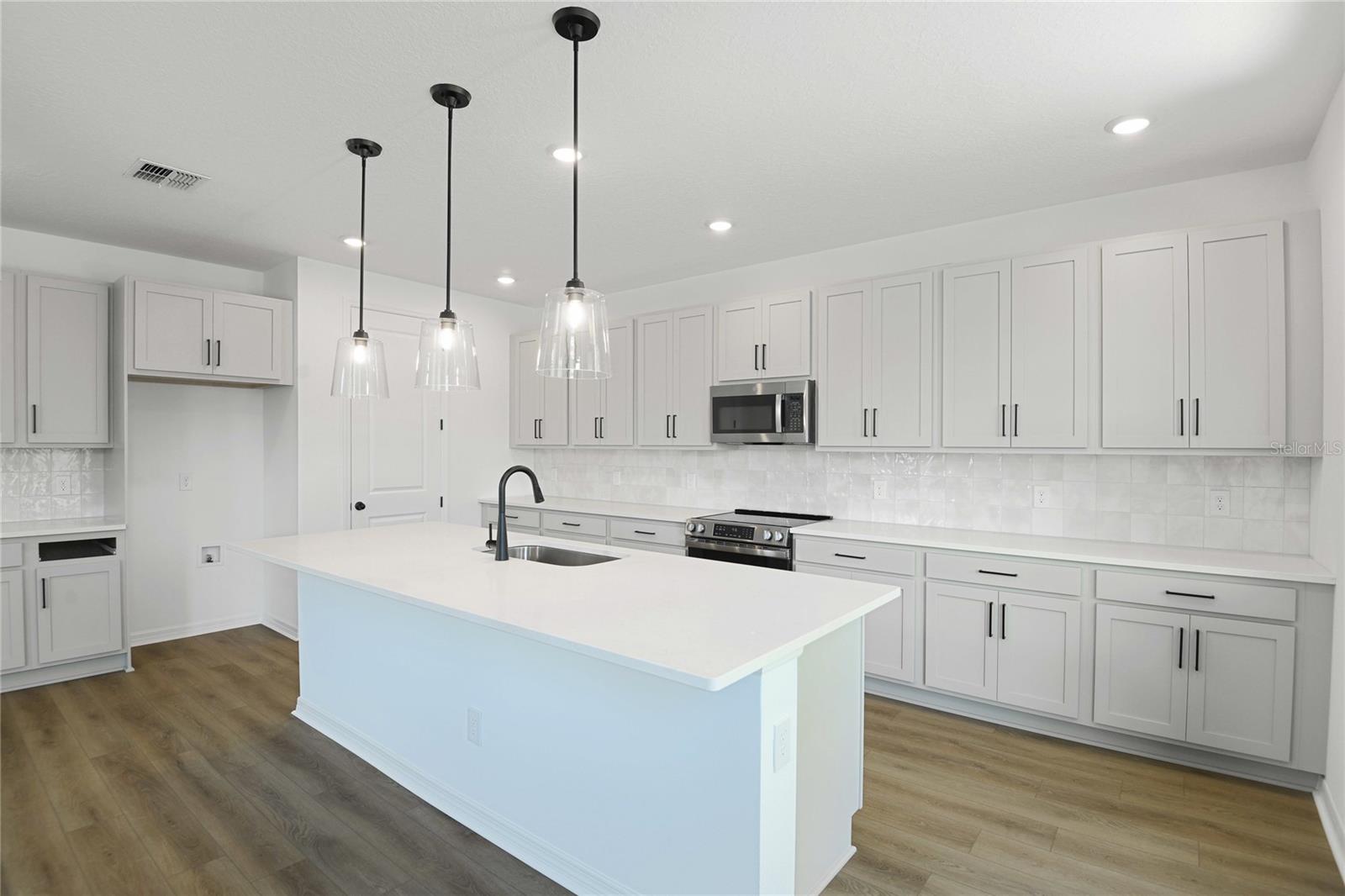 ELLINGTON PLACE - Residential