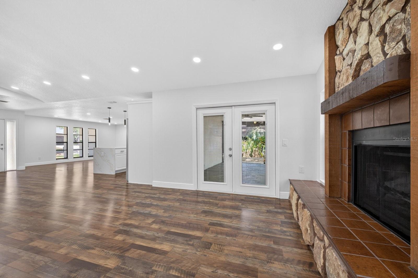 BAY WOODS-UNIT I - Residential